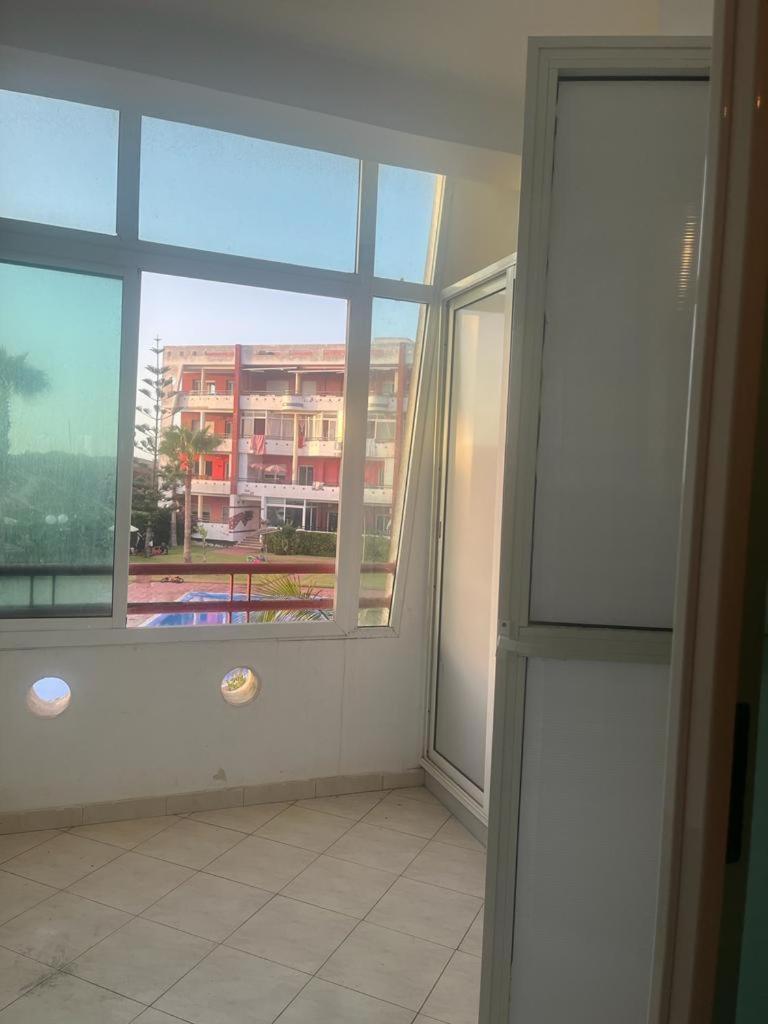 Appartement Avec Piscine Proche De La Plage Mohammedia Bagian luar foto